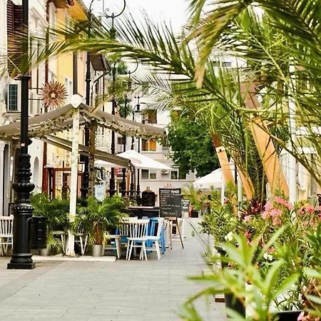 Glamour Ultracentral Apartment Craiova