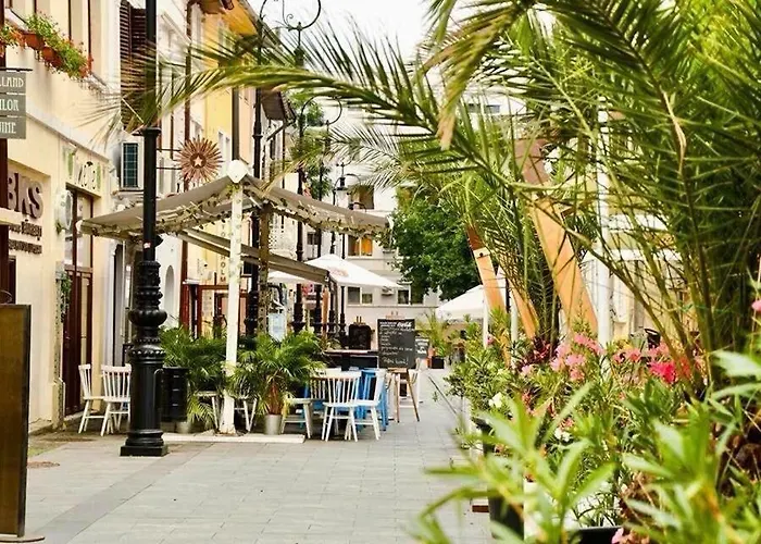 Glamour Ultracentral Апартаменты Крайова